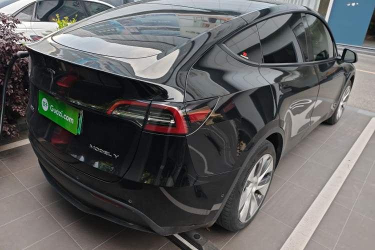 Used Tesla Model Y 2021 Standard Range Rear-Wheel Drive Version Rear Right 45 Deg
