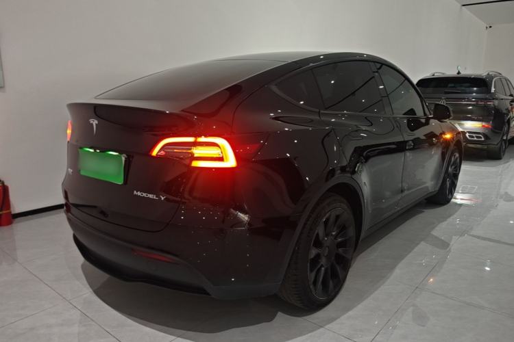 Used Tesla Model Y 2021 Standard Range Rear-Wheel Drive Version Rear Right 45 Deg
