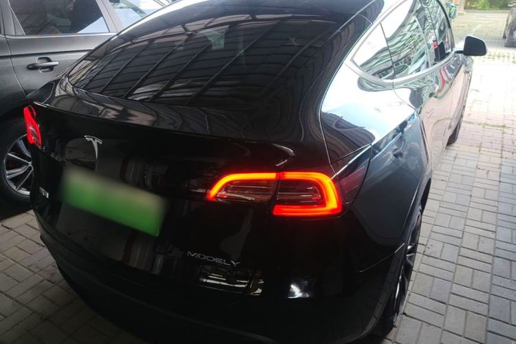 Used Tesla Model Y 2021 Revised Version 2 Long-Range All-Wheel-Drive Edition Rear Right 45 Deg
