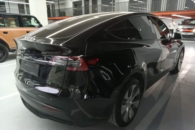 Used Tesla Model Y 2021 Standard Range Rear-Wheel Drive Version Rear Right 45 Deg
