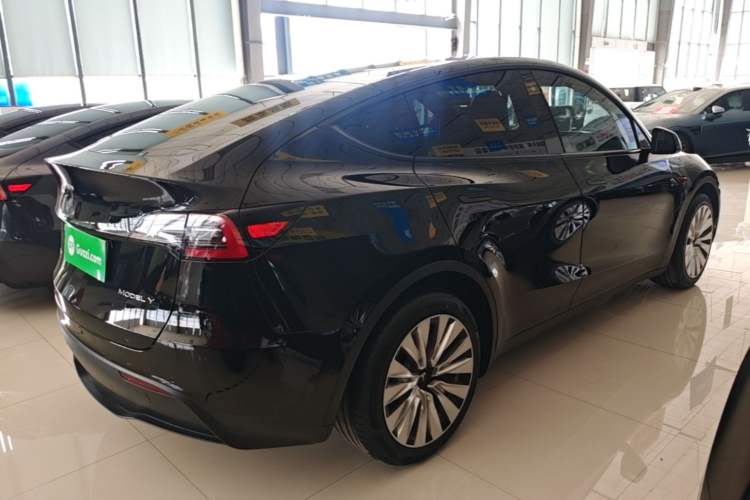 Used Tesla Model Y 2021 Revised Version 2 Long-Range All-Wheel-Drive Edition Rear Right 45 Deg