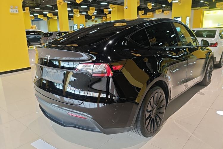 Used Tesla Model Y 2021 Standard Range Rear-Wheel Drive Version Rear Right 45 Deg