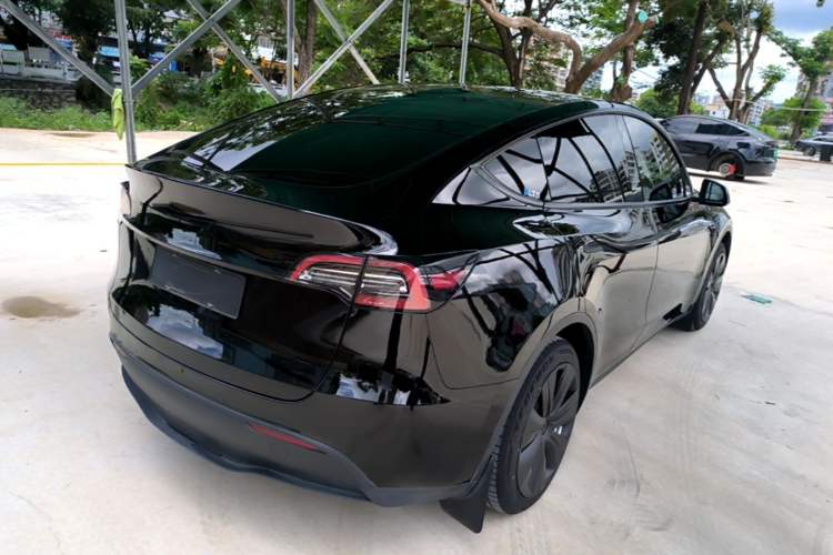 Used Tesla Model Y 2021 Revised Version 2 Long-Range All-Wheel-Drive Edition Rear Right 45 Deg