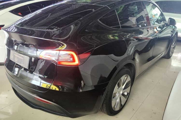 Used Tesla Model Y 2021 Standard Range Rear-Wheel Drive Version Rear Right 45 Deg