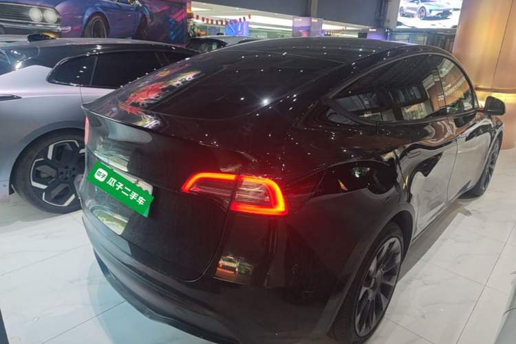 Used Tesla Model Y 2021 Standard Range Rear-Wheel Drive Version Rear Right 45 Deg