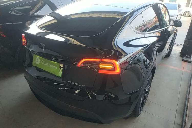 Used Tesla Model Y 2021 Standard Range Rear-Wheel Drive Version Rear Right 45 Deg