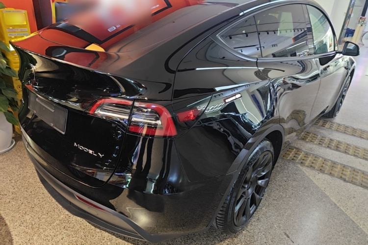 Used Tesla Model Y 2021 Standard Range Rear-Wheel Drive Version Rear Right 45 Deg