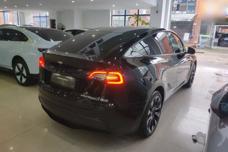 Used Tesla Model Y 2021 Standard Range Rear-Wheel Drive Version Rear Right 45 Deg