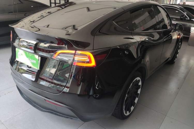 Used Tesla Model Y 2021 Standard Range Rear-Wheel Drive Version Rear Right 45 Deg
