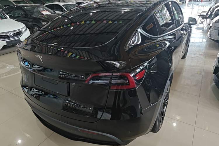 Used Tesla Model Y 2021 Long-Range All-Wheel-Drive Version 3D7 Rear Right 45 Deg