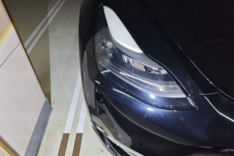 Used Tesla Model Y 2021 Standard Range Rear-Wheel Drive Version Right Front Headlight