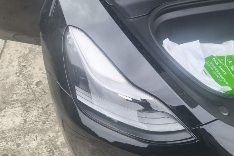 Used Tesla Model Y 2021 Standard Range Rear-Wheel Drive Version Right Front Headlight