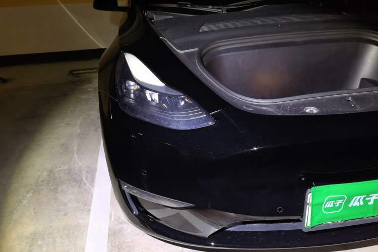 Used Tesla Model Y 2021 Standard Range Rear-Wheel Drive Version Right Front Headlight