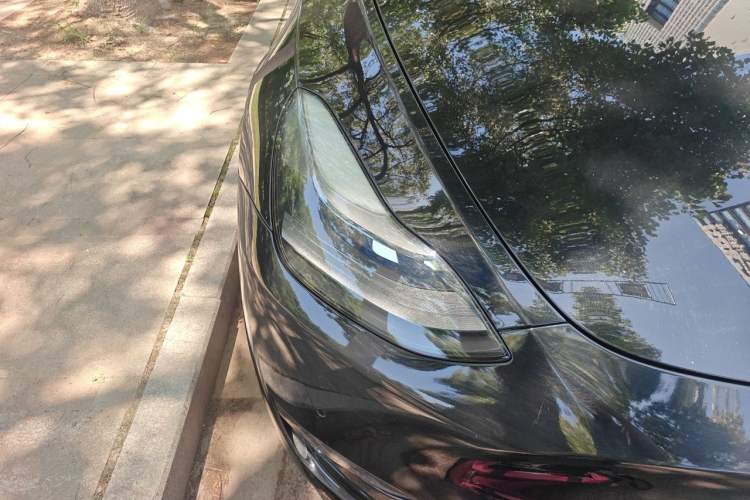 Used Tesla Model Y 2021 Standard Range Rear-Wheel Drive Version Right Front Headlight