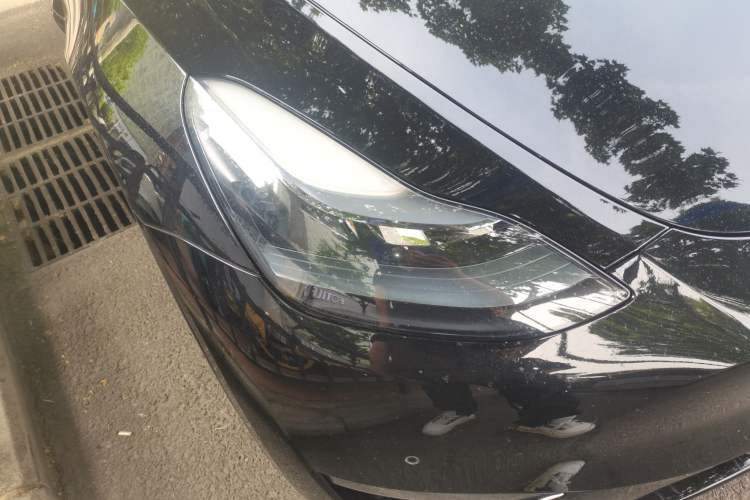 Used Tesla Model Y 2021 Standard Range Rear-Wheel Drive Version Right Front Headlight