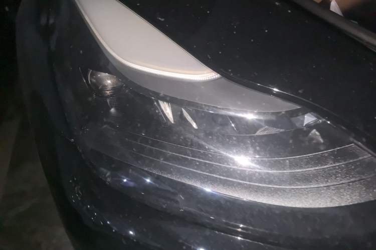 Used Tesla Model Y 2021 Standard Range Rear-Wheel Drive Version Right Front Headlight