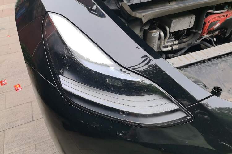 Used Tesla Model Y 2021 Standard Range Rear-Wheel Drive Version Right Front Headlight