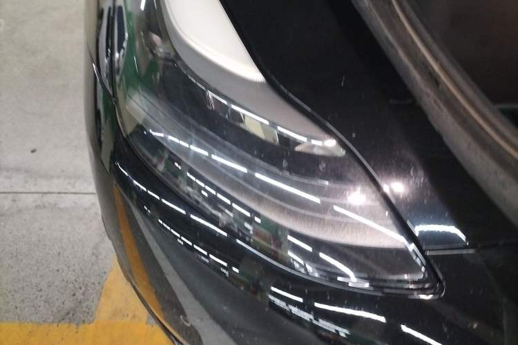Used Tesla Model Y 2021 Standard Range Rear-Wheel Drive Version Right Front Headlight