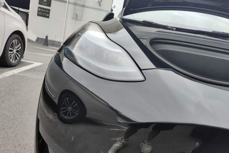 Used Tesla Model Y 2021 Standard Range Rear-Wheel Drive Version Right Front Headlight