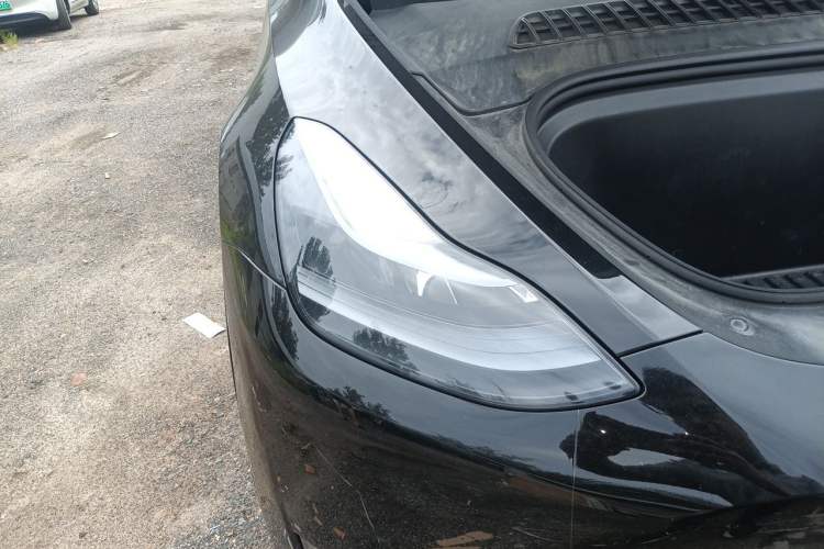 Used Tesla Model Y 2021 Standard Range Rear-Wheel Drive Version Right Front Headlight