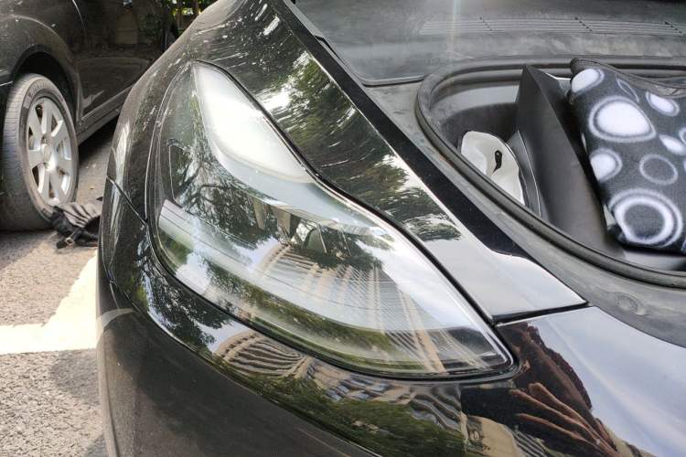 Used Tesla Model Y 2021 Long-Range All-Wheel-Drive Version Right Front Headlight