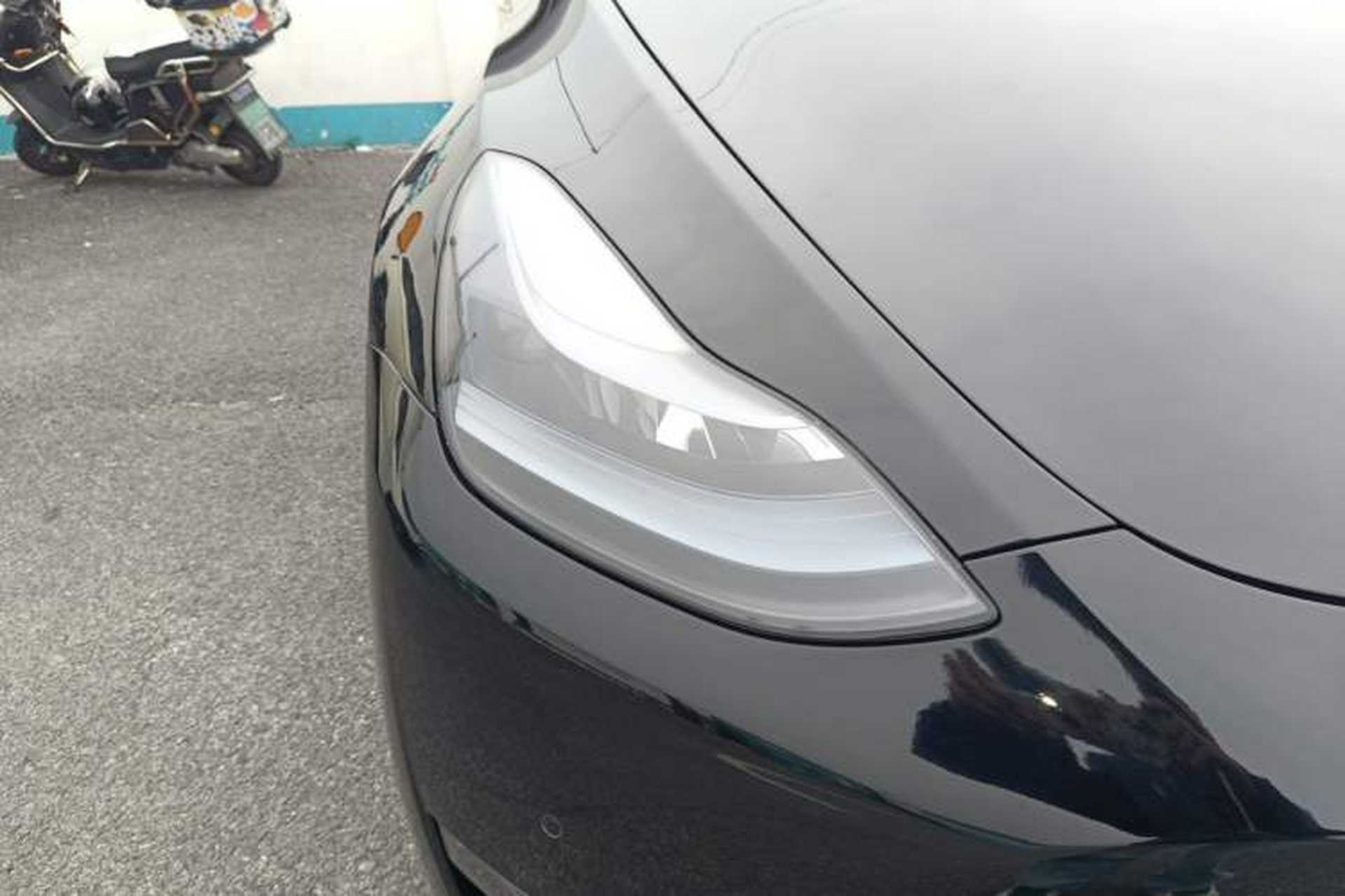 Used Tesla Model Y 2021 Standard Range Rear-Wheel Drive Version Right Front Headlight