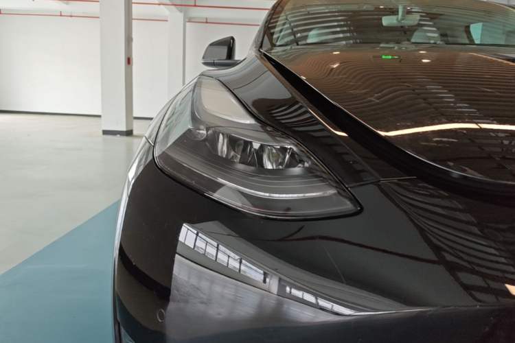 Used Tesla Model Y 2021 Standard Range Rear-Wheel Drive Version Right Front Headlight