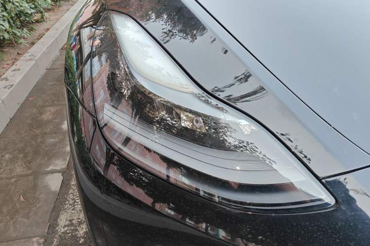 Used Tesla Model Y 2021 Standard Range Rear-Wheel Drive Version Right Front Headlight