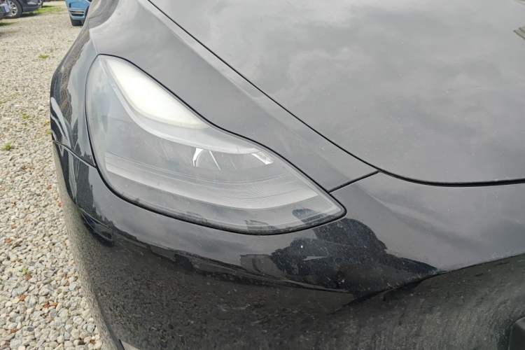 Used Tesla Model Y 2021 Standard Range Rear-Wheel Drive Version Right Front Headlight
