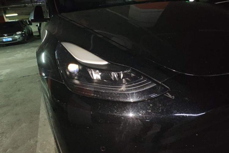 Used Tesla Model Y 2021 Standard Range Rear-Wheel Drive Version Right Front Headlight