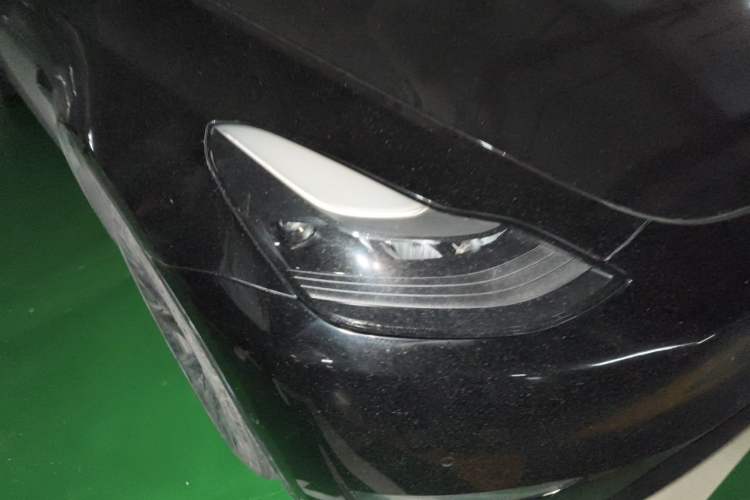 Used Tesla Model Y 2021 Standard Range Rear-Wheel Drive Version Right Front Headlight