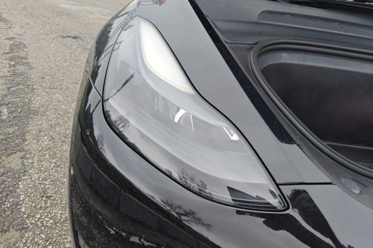 Used Tesla Model Y 2021 Long-Range All-Wheel-Drive Version Right Front Headlight
