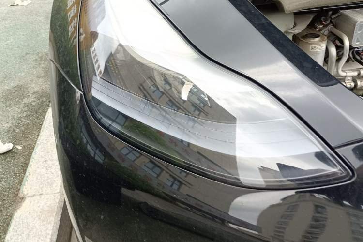 Used Tesla Model Y 2021 Standard Range Rear-Wheel Drive Version Right Front Headlight