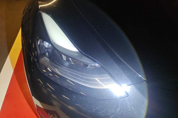 Used Tesla Model Y 2021 Standard Range Rear-Wheel Drive Version Right Front Headlight
