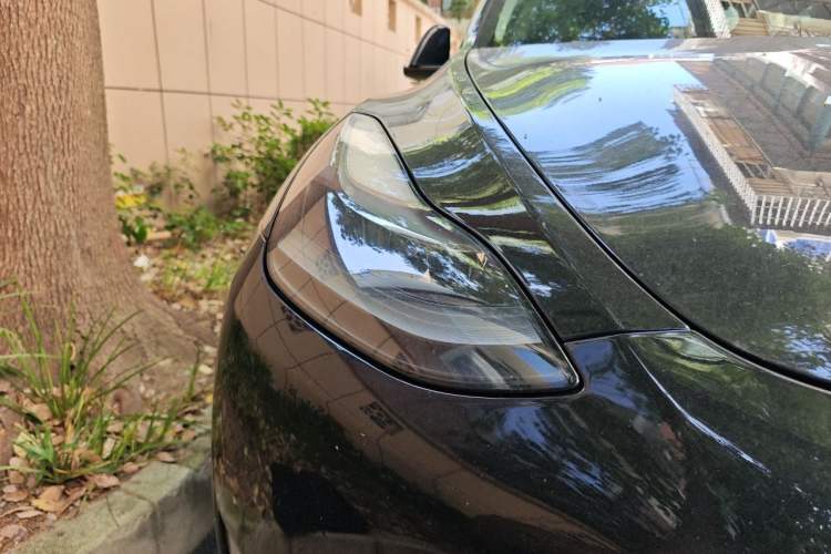 Used Tesla Model Y 2021 Standard Range Rear-Wheel Drive Version Right Front Headlight
