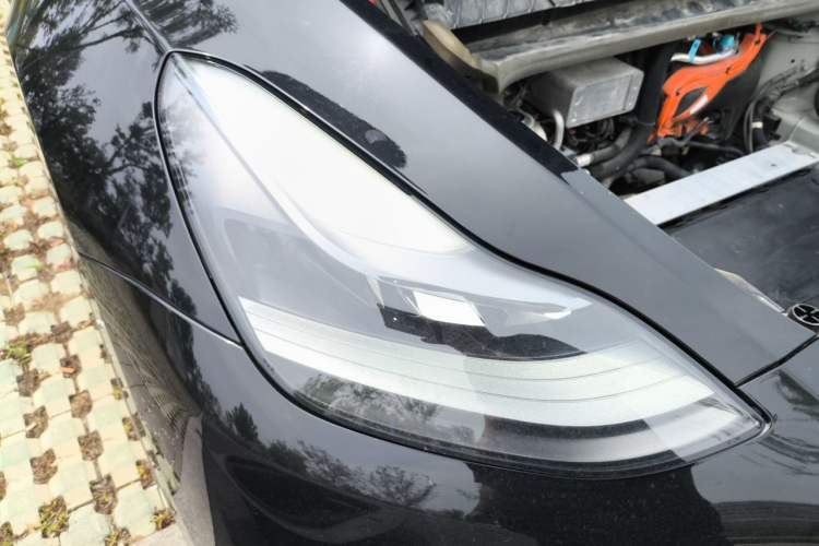 Used Tesla Model Y 2021 Standard Range Rear-Wheel Drive Version Right Front Headlight