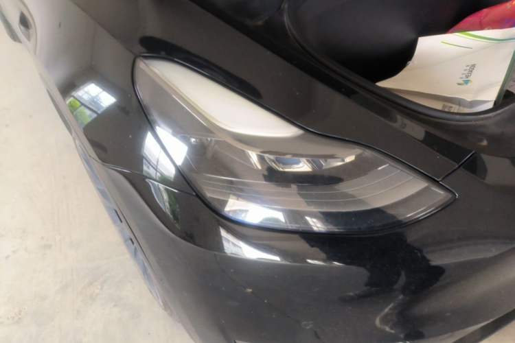 Used Tesla Model Y 2021 Long-Range All-Wheel-Drive Version Right Front Headlight