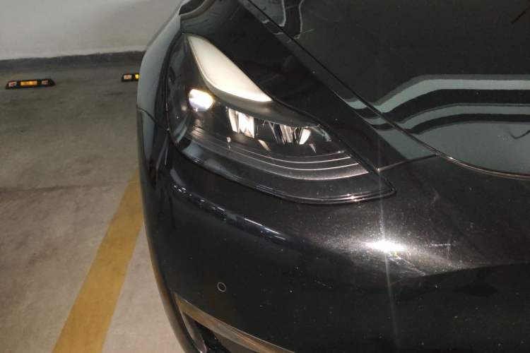 Used Tesla Model Y 2021 Standard Range Rear-Wheel Drive Version Right Front Headlight