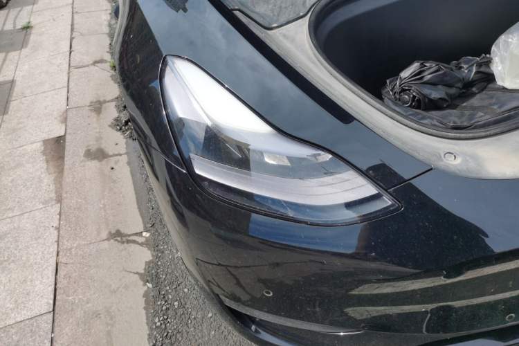 Used Tesla Model Y 2021 Standard Range Rear-Wheel Drive Version Right Front Headlight