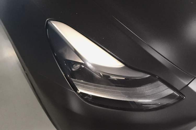 Used Tesla Model Y 2021 Long-Range All-Wheel-Drive Version Right Front Headlight