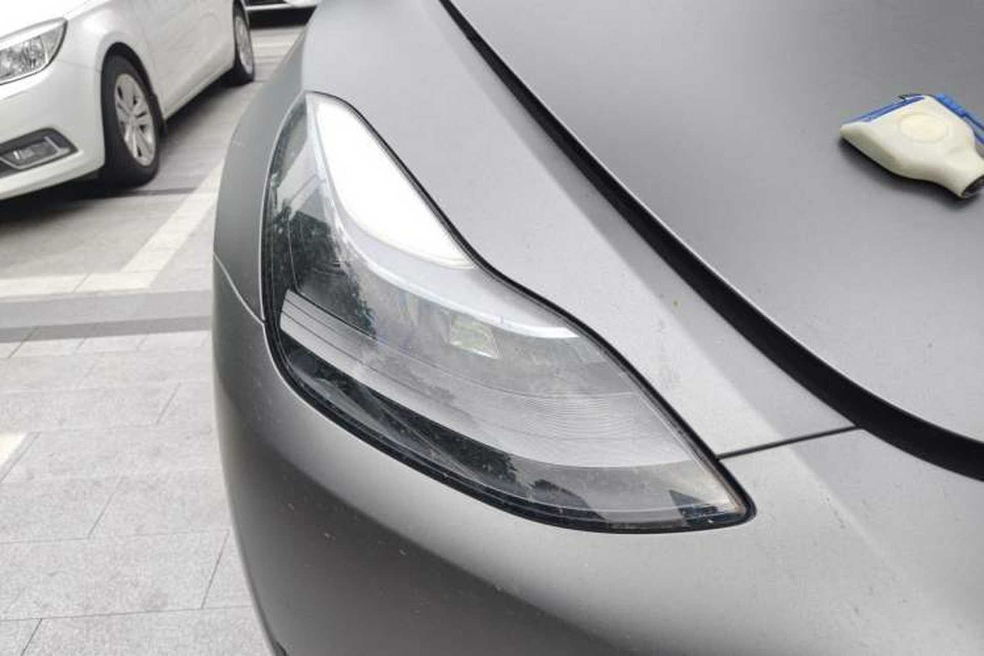 Used Tesla Model Y 2021 Standard Range Rear-Wheel Drive Version Right Front Headlight