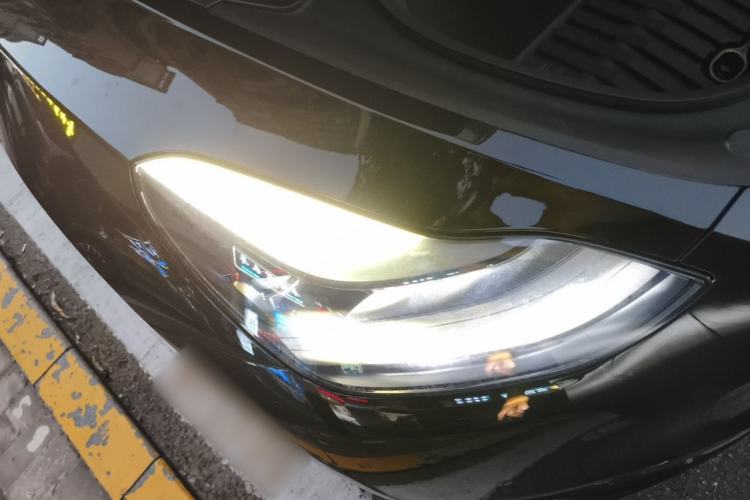 Used Tesla Model Y 2021 Standard Range Rear-Wheel Drive Version Right Front Headlight