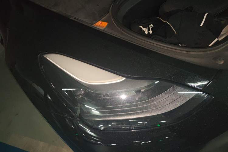 Used Tesla Model Y 2021 Standard Range Rear-Wheel Drive Version Right Front Headlight