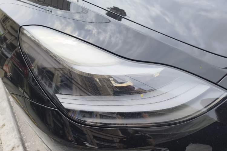Used Tesla Model Y 2021 Standard Range Rear-Wheel Drive Version Right Front Headlight