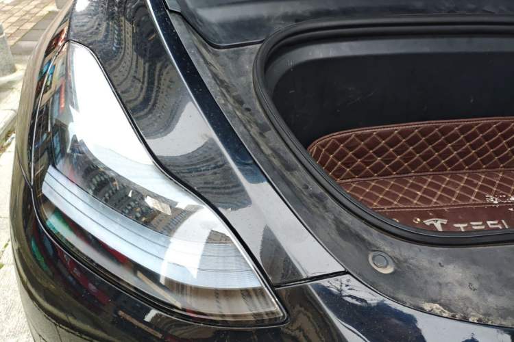 Used Tesla Model Y 2021 Long-Range All-Wheel-Drive Version Right Front Headlight
