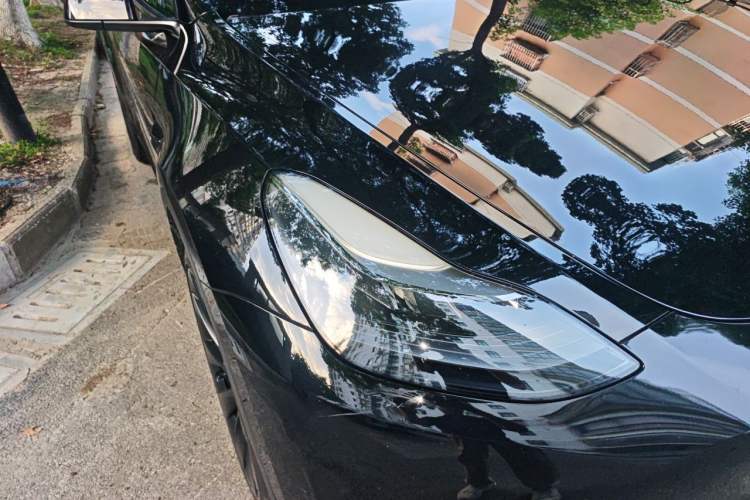 Used Tesla Model Y 2021 Standard Range Rear-Wheel Drive Version Right Front Headlight