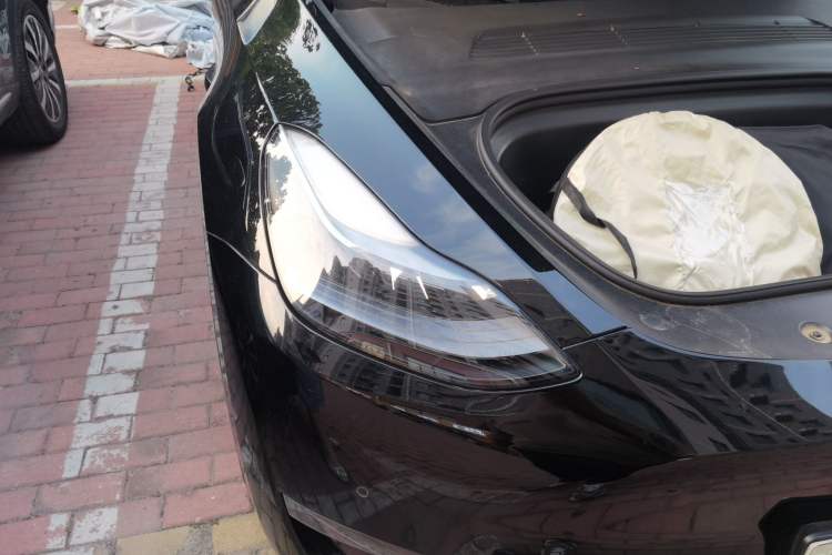 Used Tesla Model Y 2021 Standard Range Rear-Wheel Drive Version Right Front Headlight