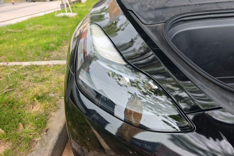 Used Tesla Model Y 2021 Standard Range Rear-Wheel Drive Version Right Front Headlight