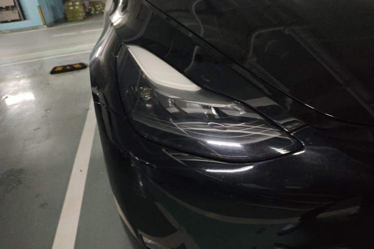 Used Tesla Model Y 2021 Standard Range Rear-Wheel Drive Version Right Front Headlight