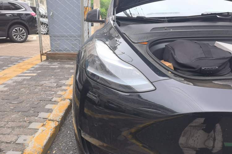 Used Tesla Model Y 2021 Standard Range Rear-Wheel Drive Version Right Front Headlight